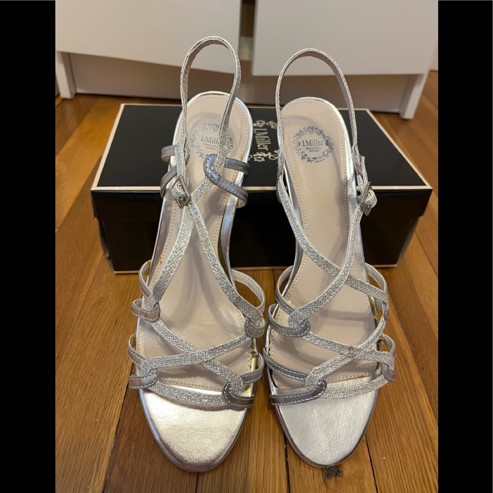 I Miller silver sparkle shoes size 9 1/2 M